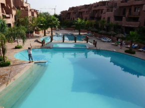 Appartement de luxe en résidence de luxe avec grande piscine et terrasses